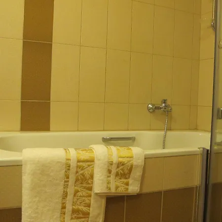 Arabesque Accommodation Bed & Breakfast 3*