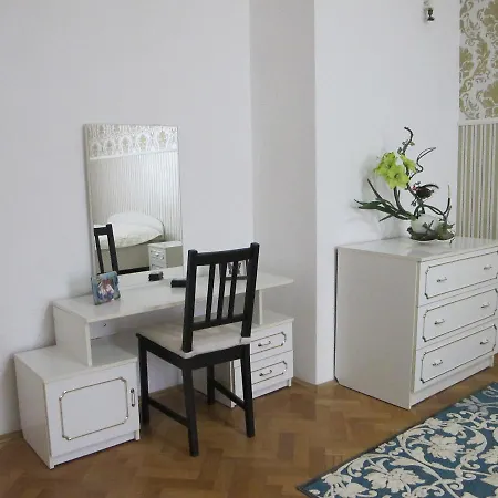 לינה וארוחת בוקר Arabesque Accommodation 3*