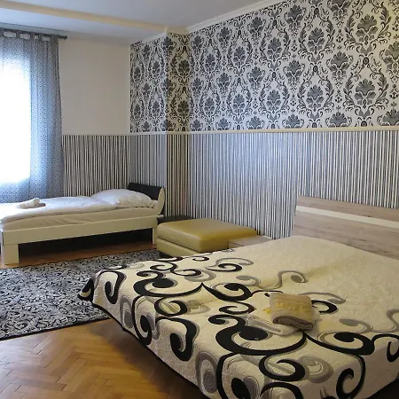 לינה וארוחת בוקר Arabesque Accommodation
